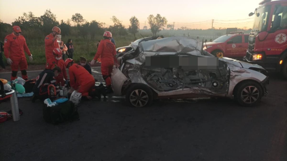 vitimas-de-grave-acidente-entre-carro-e-caminhao-na-estrada-da-guia-sao-identificadas;-nomes