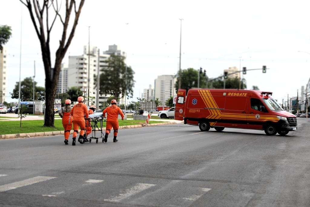 corpo-de-bombeiros-socorre-mulher-que-se-engasgou-ao-comer-salgado-no-trabalho